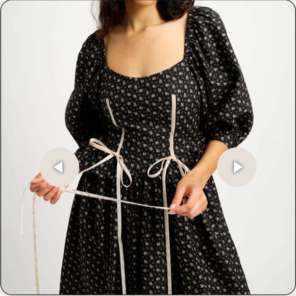 Black Floral Long Sleeve Dress - Picture 2 of 13